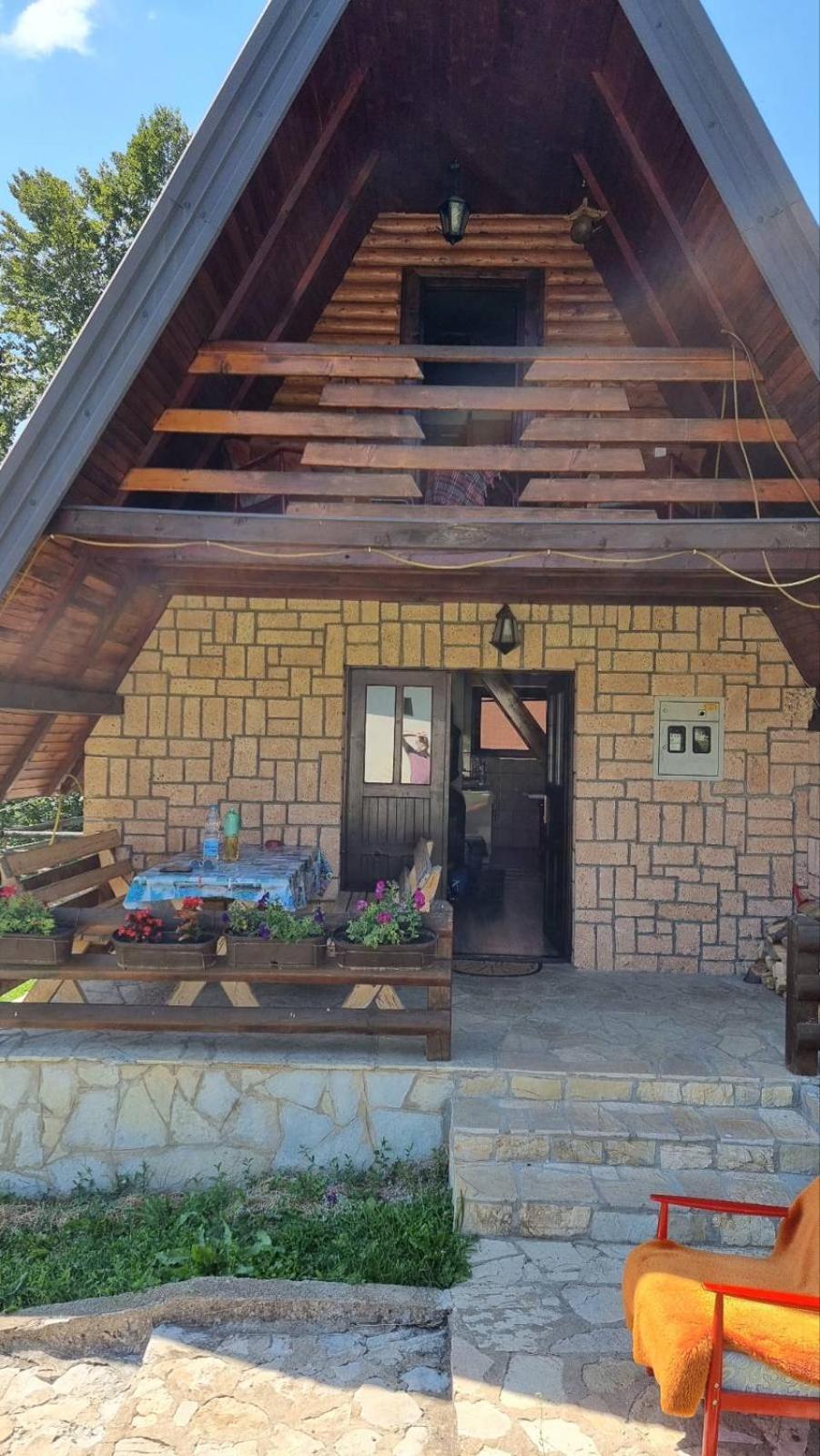 Planinska Kuca Dusan Mitrovac Exterior photo